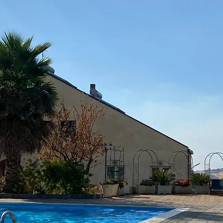 فيلة Belvedere Pergusa