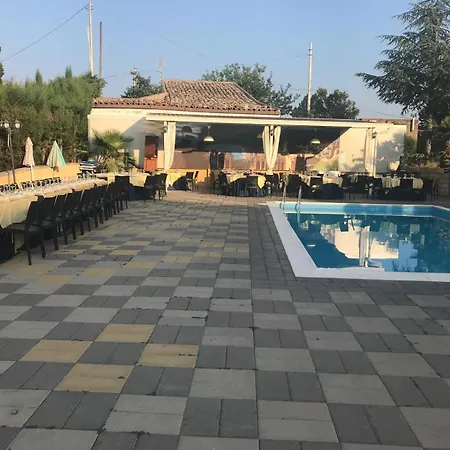 فيلة Belvedere Pergusa